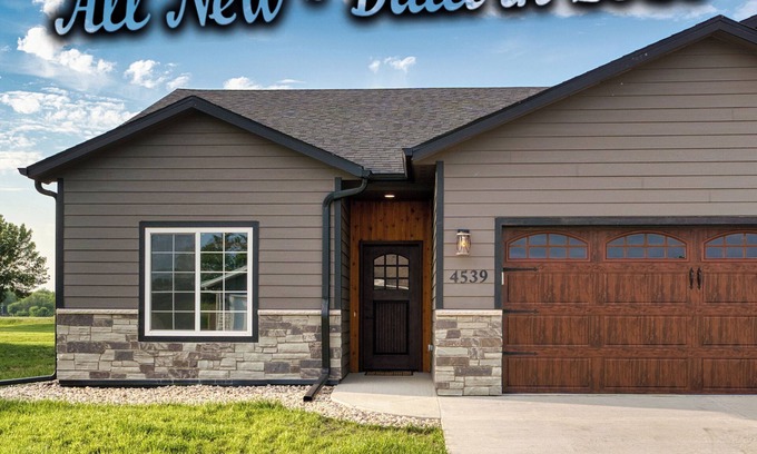Sioux Falls House | ALL NEW in Sioux Falls WHY Stay in a MOTEL! Amazing home 4 amazing guest