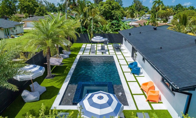 Golden Glades House | All New Modern Home in Miami Near Beaches