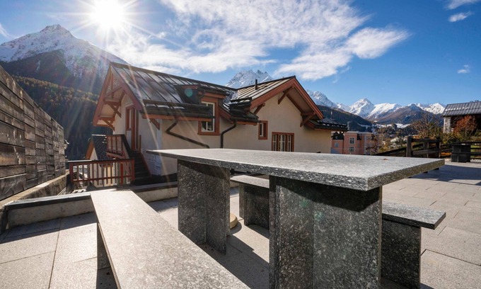 Engadin Scoul Apartment | Allegra and welcome to the Villa Hartenfels 1 vacation apartment