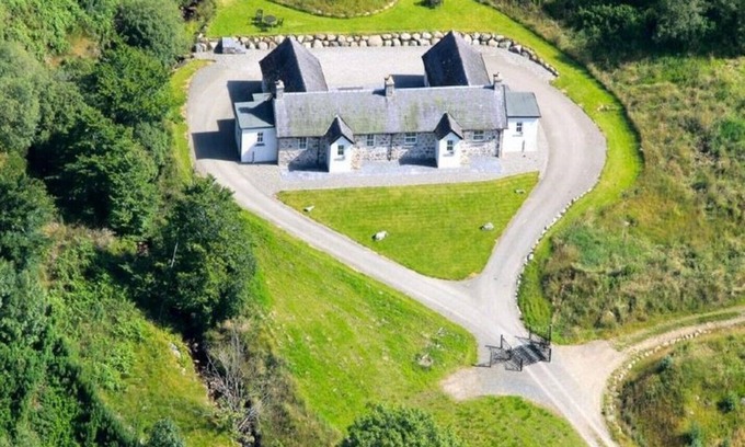 Newtonmore Cottage | Allt Bronach Cottage