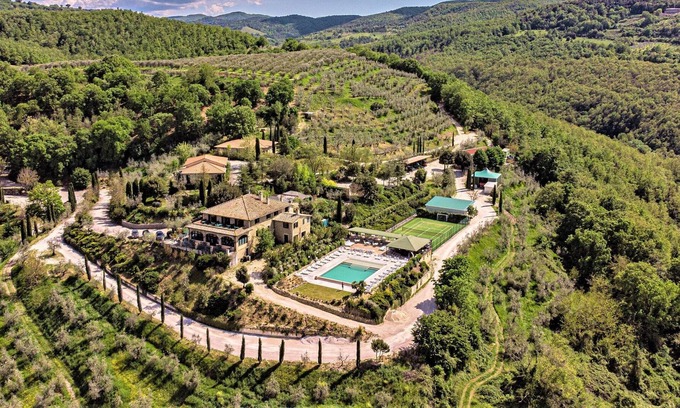 Bettona Apartment | Alluring apartment in Passaggio di Bettona with pool