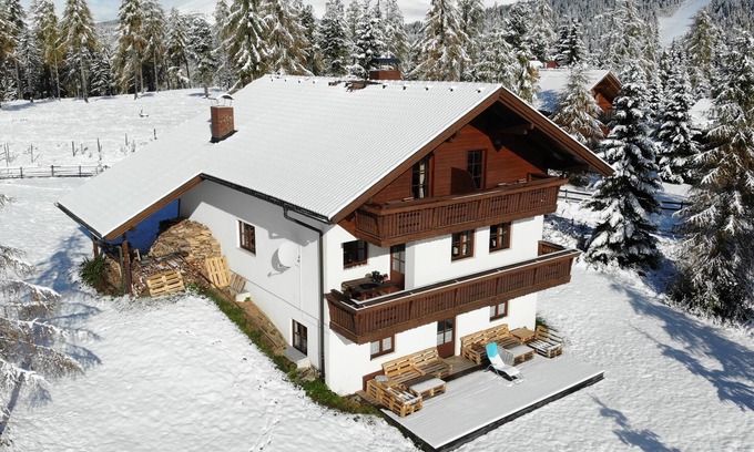 Albeck Ski Chalet | Almhaus directly at the Hochrindl ski area - for families and groups 8-20 people