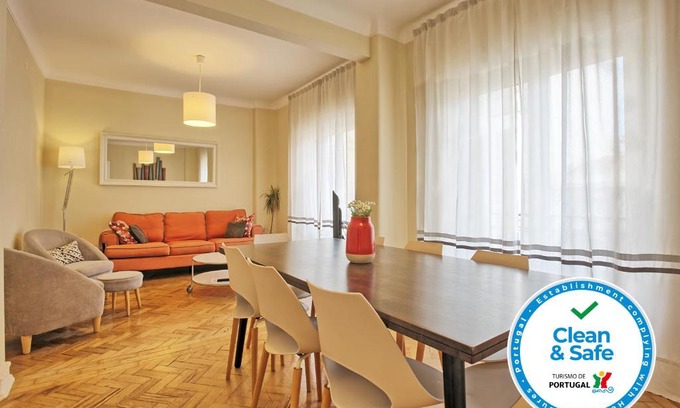 Sao Jorge de Arroios Apartment | Almirante Top Floor/Almirante Reis Avenue