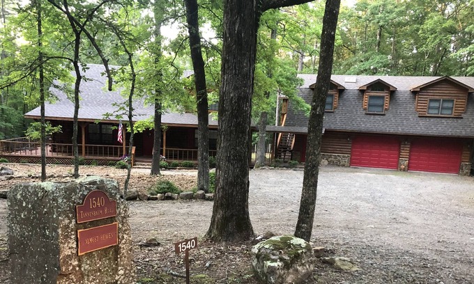 Drasco Ski Chalet | Almost Heaven a real "Honest Abe" Log Cabin in Tannenbaum Resort!