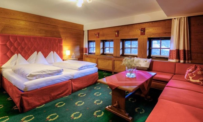 Sankt Veit im Pongau House | Almzimmer Family - Verwöhnhotel Sonnhof