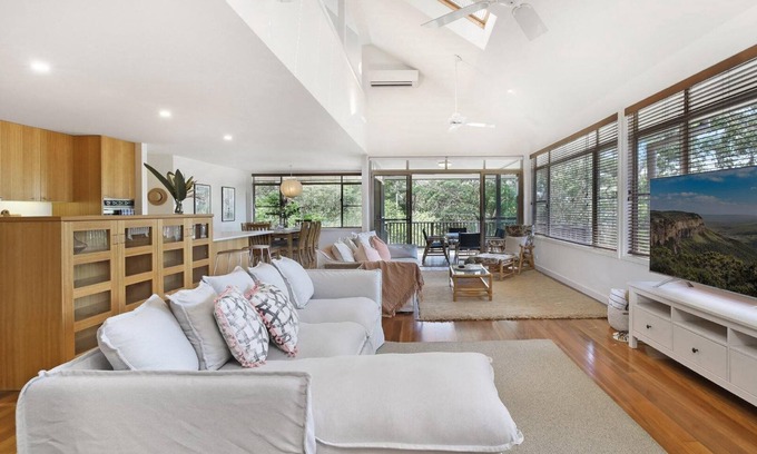 Macmasters Beach House | ALOA | Ocean Views, Close to beach | Accom Holidays