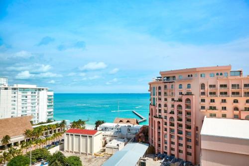 Punta Cancun Hotel | Aloft Cancun