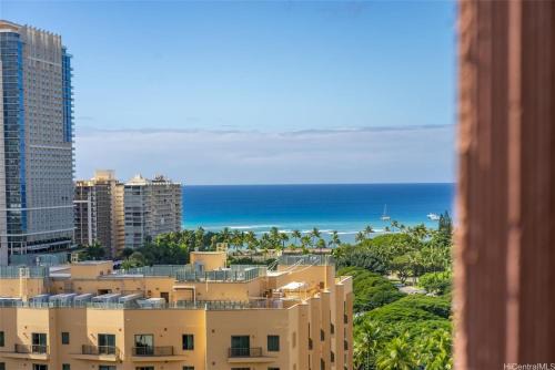 Waikiki Apartment | Aloha Seaside Vacations 4 Star Wyndham Resort 1803 Waikiki