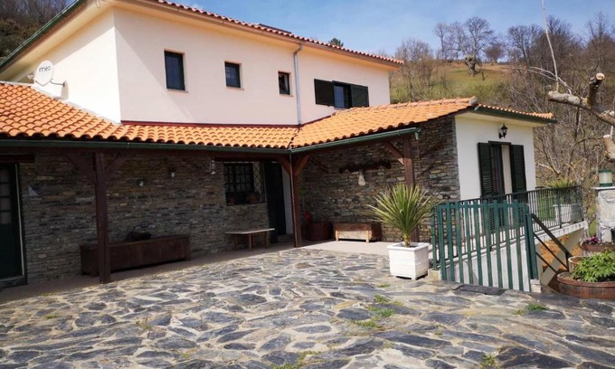 Casares House | Alojamento Local Madre de Cima