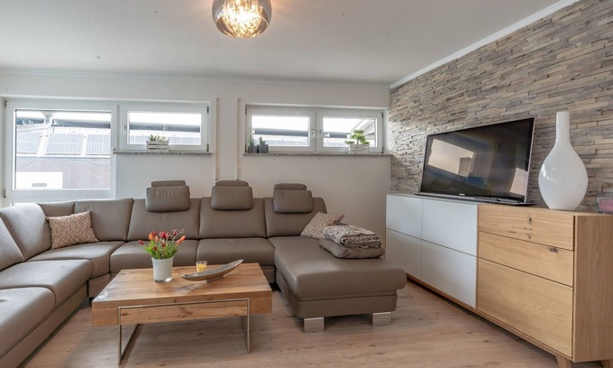 Sonthofen Apartment | Alpine aster 2