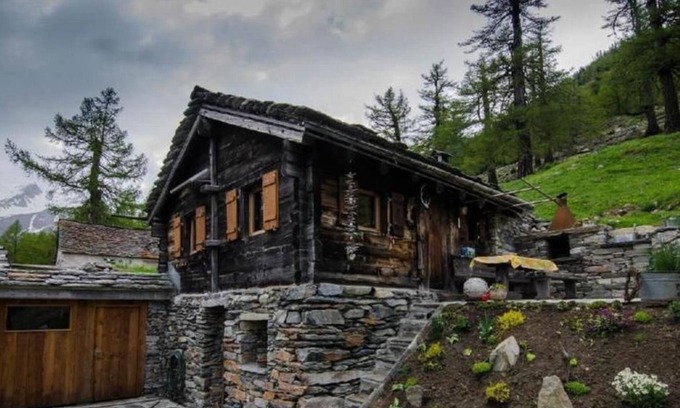 Simplon Ski Chalet | Alpine hut Hittä in Simplon village in sunny Valais