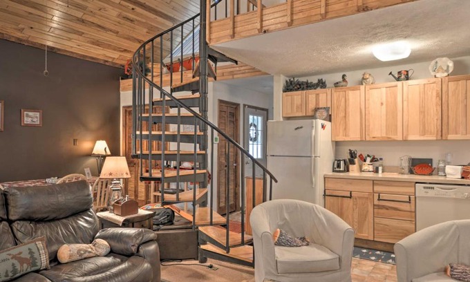 Alpine Lake House | Alpine Lake Resort Chalet with Indoor Pool Access!