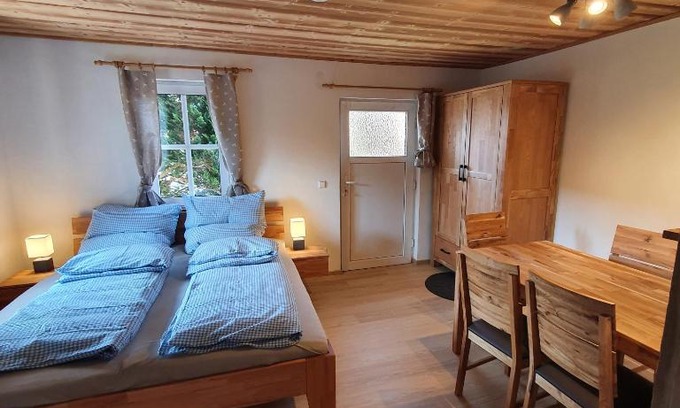 Erkenbrechtsweiler Apartment | Alte Backstube - Ferienwohnung Hüttenstube und Ferienzimmer Auszeit