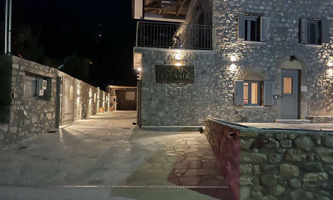 Zarouhla Apartment | Althea Aroania suites