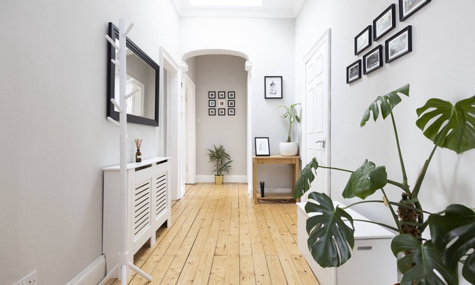 West End Apartment | ALTIDO Glamorous 2-bed flat near Edinburgh Castle