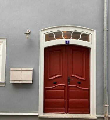 Arnstadt Apartment | Altstadtwohnung mit Flair, 2 Zimmer, Küche, Bad, Kamin, 50 qm