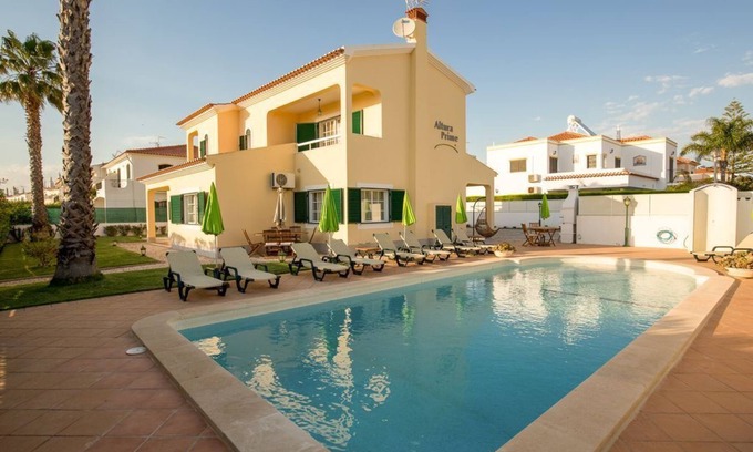 Altura House | Altura Prime-Villa w/Private Pool 500m from Beach