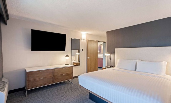 Pleasant Hill Hotel | Always a Great Idea To Unwind! Near Calypso Cabanas and Fox Creek Park