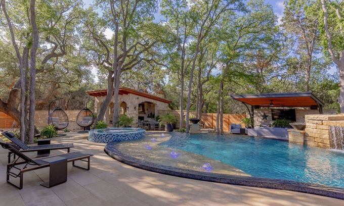 Austin House | Always on My Mind: Luxury Retreat Near Austin To Gather, Relax & Explore