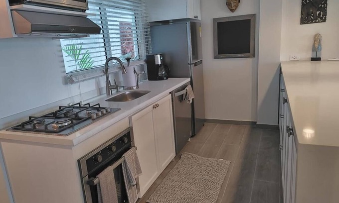 Comuna 2 Apartment | Amaizing Apt Santa Marta in Cocos 101