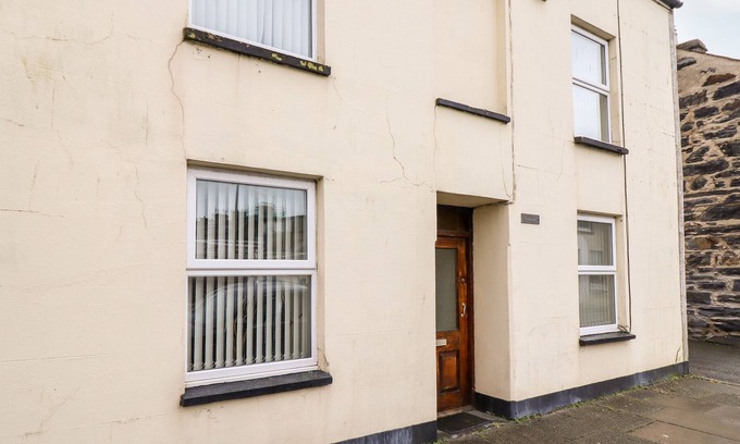Porthmadog House | AMANDA, family friendly, character holiday cottage in Porthmadog