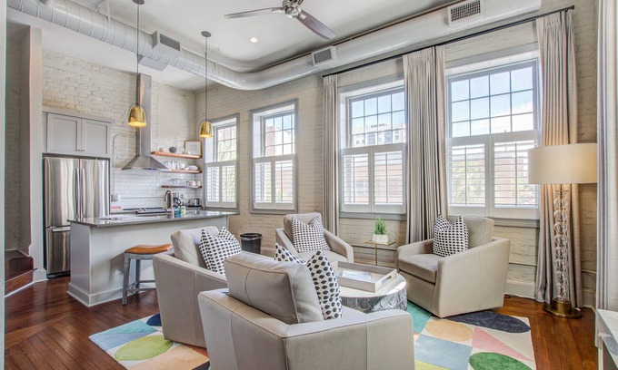 Cannonborough Elliotborough Apartment | Amazing 2-level home with full kitchen - near restaurants/golf