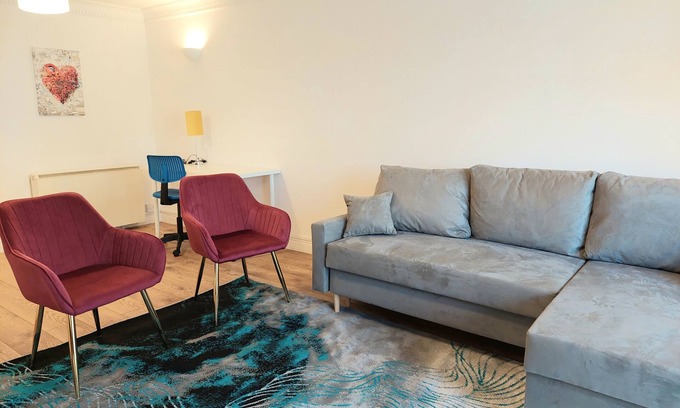 Tooting Apartment | Amazing 2BR Flat opposite Tooting Common and close to transport links