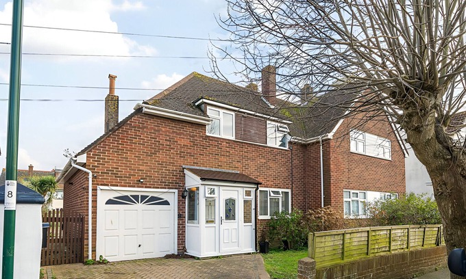 Bognor Regis House | Amazing 3 bed House in perfect locationn