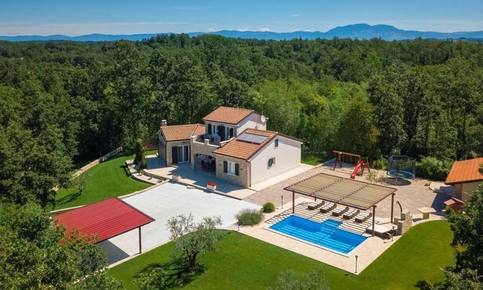 Bazgalji Villa | Amazing 4 bedroom Villa with pool and big garden in Central Istria