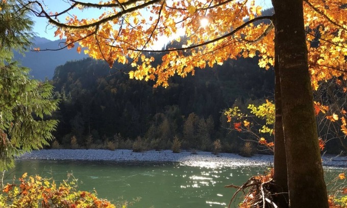 Baring House | Amazing 4BDR Mountain Vacation Home on Skykomish River