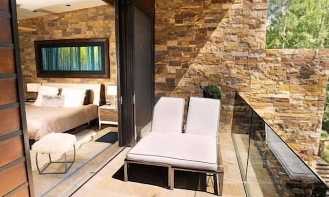Aspen House | Amazing 5 Bedroom 6 Bath Home in Aspen-Great Views
