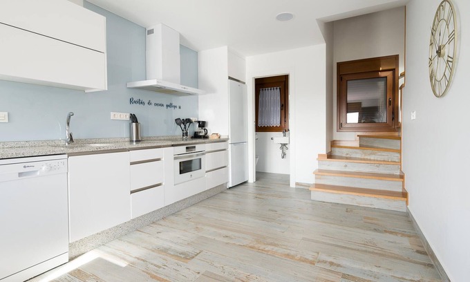 Tabagon Apartment | Amazing apartment in O Rosal with kitchen