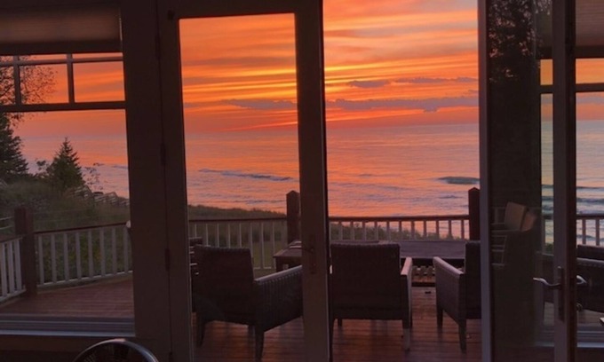 Union Pier House | Amazing Beachfront Estate