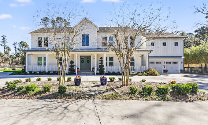 Palm Valley House | Amazing Coastal Farmhouse Retreat between Ocean & Intercoastal and close to TPC!