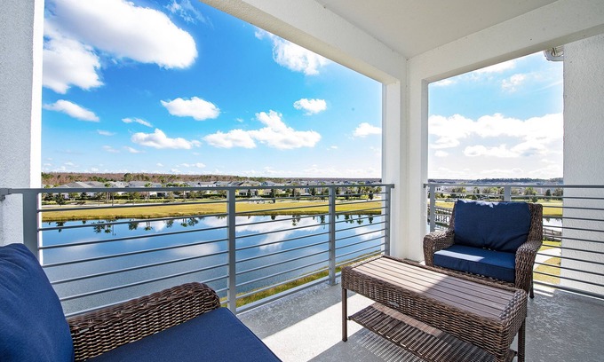 Kissimmee Apartment | Amazing complex 🦦- Near Disney 🐭- Best Clubhouse 🏊‍♂️
