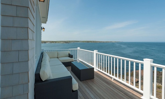 York Beach House | Amazing Direct Ocean Views, York's BEST Just Minutes To Short Sands Beach