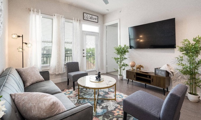 King William Apartment | Amazing Downtown 2 BR*️RiverWalk*Alamo*WIFI|Pool|Gym