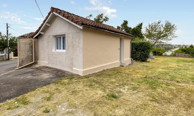 Ruelle-sur-Touvre House | Amazing home in Ruelle-sur-Touvre