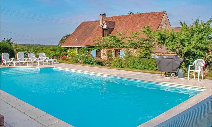 Saint-Priest-les-Fougeres House | Amazing Home In St Priest La Fougeres