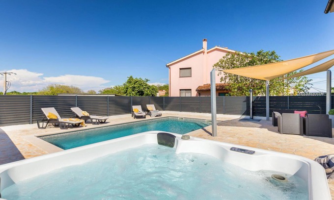 Valtura House | Amazing home in Valtura