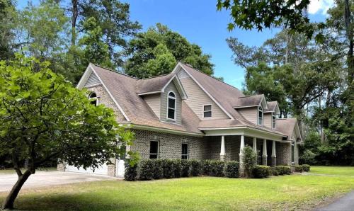 Whitemarsh Island House | Amazing Home & Modern Airstreams Near Beach & City Sleeps 22!