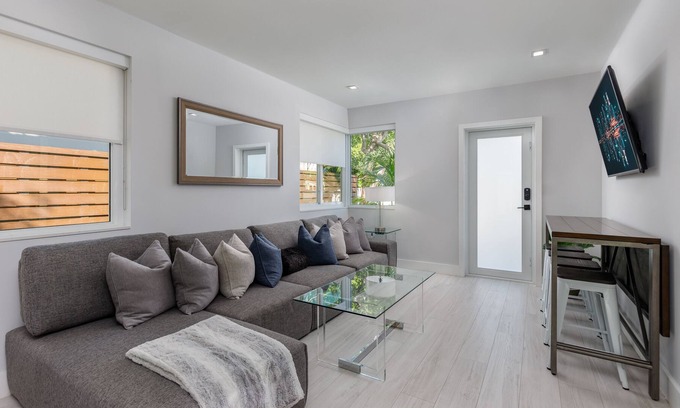 Colee Hammock House | Amazing las olas bungalow