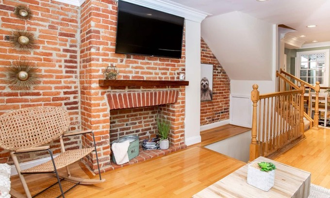 Downtown Baltimore House | Amazing location for conferences and ballgames with Free Parking!