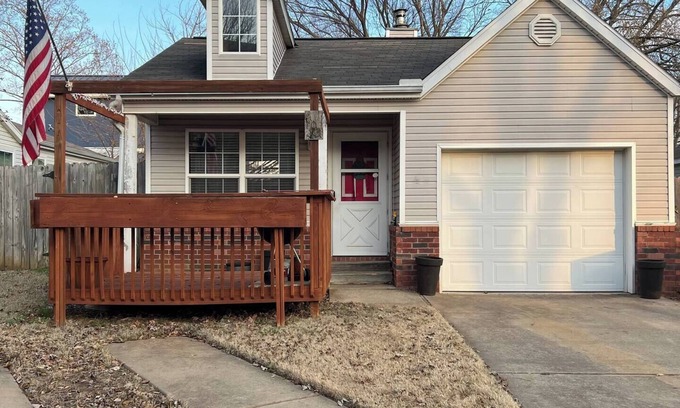 Downtown House | AMAZING LOCATION in Downtown Bentonville. Biking HQ. Access to trails and square