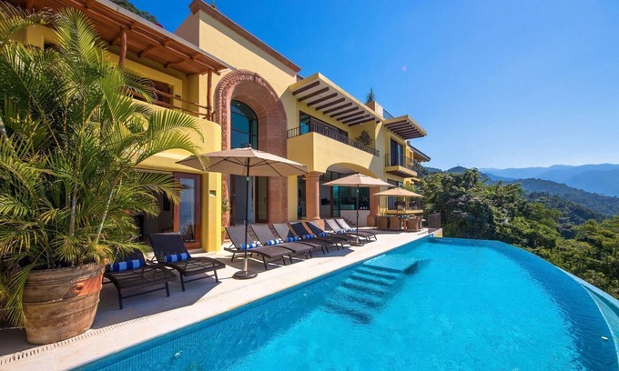 Conchas Chinas Villa | AMAZING OCEAN VIEWS HILLSIDE VILLA - 7BD