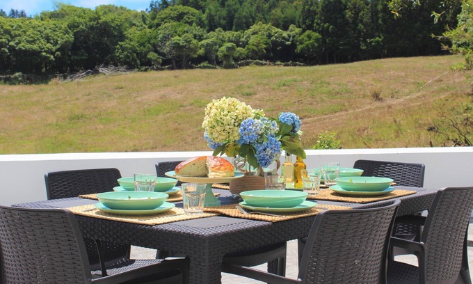 Piedade House | Amazing rural setting, surrounded by green fields and ocean views.
