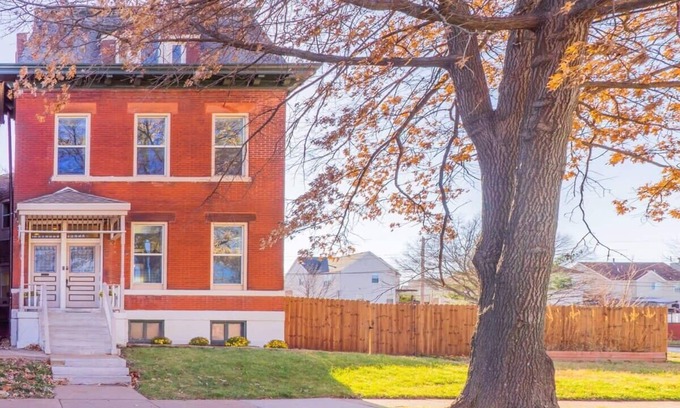 The Gate House | Amazing STL Retreat!/ABODEbucks