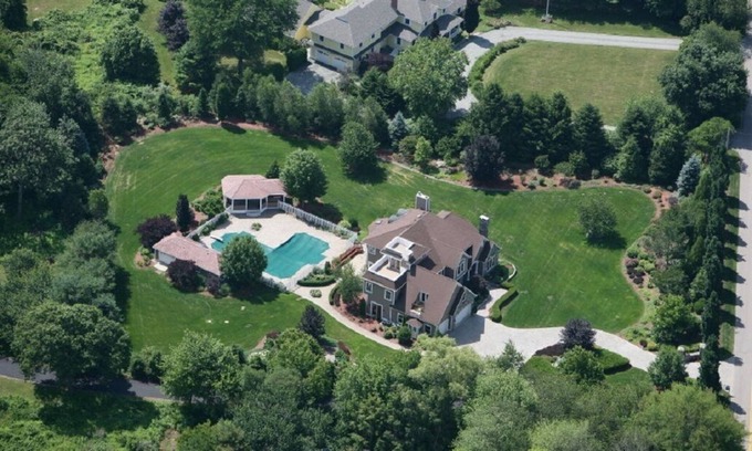 Mystic - New London House | Amazing Stonington Estate With Huge Heated Saltwater Pool