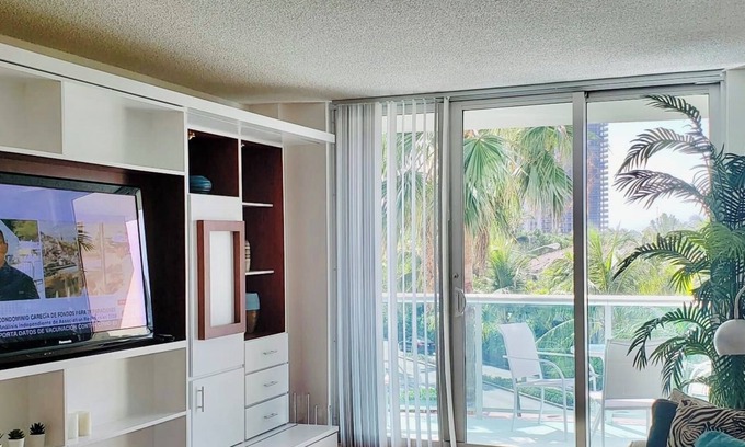 Sunny Isles Beach Condo | Amazing Sunny Isles Beach Apartment