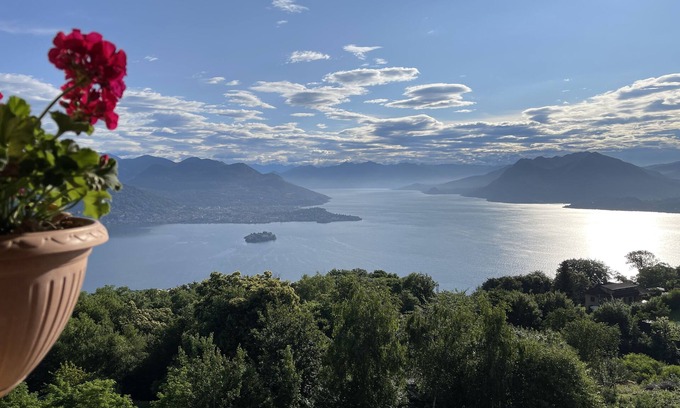 Levo House | Amazing view over the Lake, charming house surrounded by nature